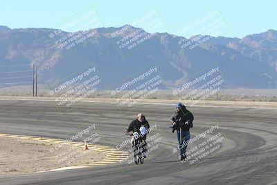 media/Jan-09-2025-Racers Edge (Thu) [[9e316ffd38]]/1-Around the Pits-Track Walk/